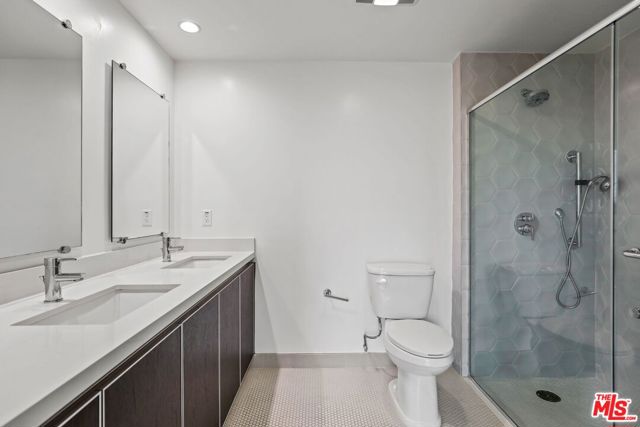 429 N Hayworth Avenue, Los Angeles CA: https://media.crmls.org/mediaz/b9b6c7b7-88de-460d-bcbd-54dda70e3086.jpg