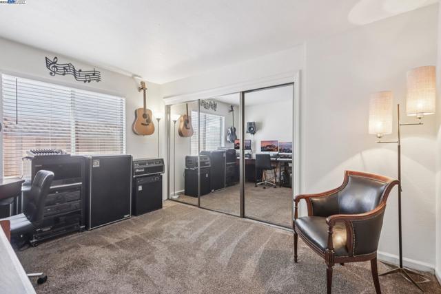 974 Clinton Pl, Pleasanton CA: https://media.crmls.org/mediaz/b9b6d8bb-5e5b-43ea-a040-ad031aafdd2e.jpg