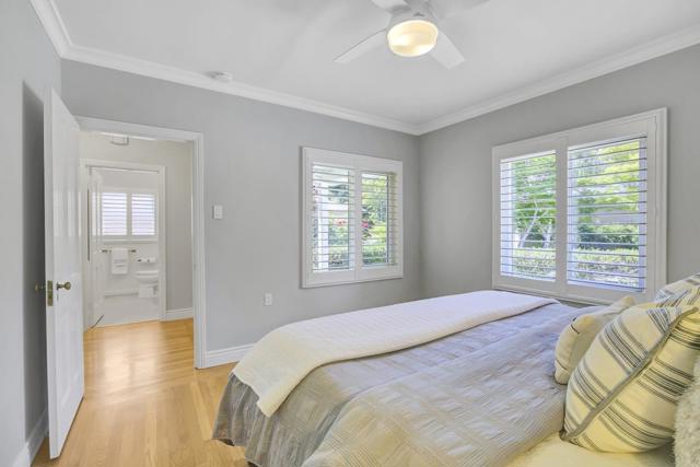 192 Oak Court, Menlo Park CA: https://media.crmls.org/mediaz/b9b7b3bd-3ddc-46a9-b3c5-59de420cb224.jpg