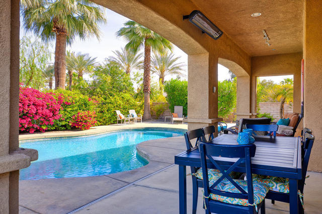 14 Via Santo Tomas Drive, Rancho Mirage CA: https://media.crmls.org/mediaz/b9b7e2cc-dd58-40a9-a74f-99d0629b3968.jpg