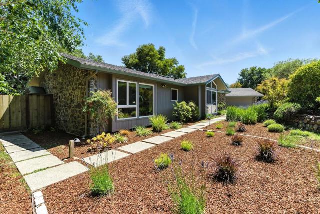 3795 Ralston Avenue, Hillsborough CA: https://media.crmls.org/mediaz/b9b8449f-fa6a-48be-beb2-a5836dbcd26e.jpg