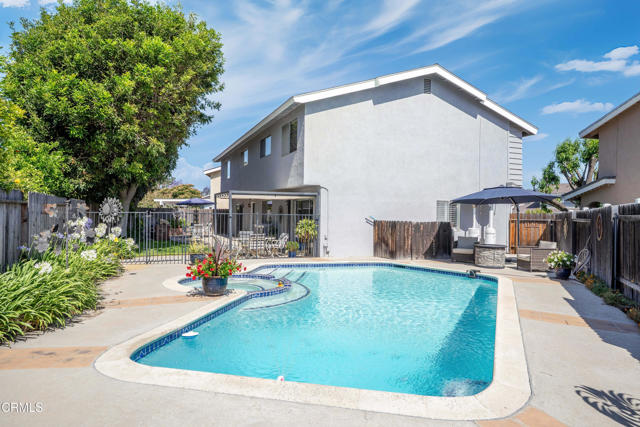 1584 Prima Ct, Camarillo CA: https://media.crmls.org/mediaz/b9b916ad-90f6-4a68-bbd7-258ecac0946a.jpg