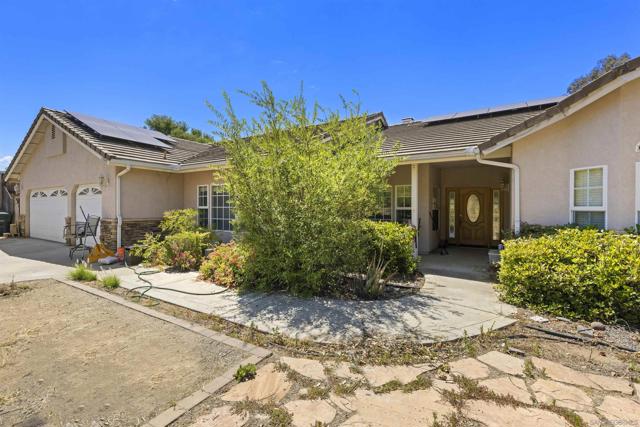 24849 Pappas Rd, Ramona CA: https://media.crmls.org/mediaz/b9ba20bd-c0f9-4940-aa04-61b0fe57339b.jpg