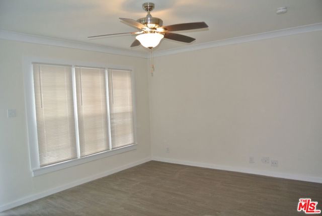 603 W 47th Street, Los Angeles CA: https://media.crmls.org/mediaz/b9ba45d6-f5cf-486e-b789-298b43e2e184.jpg