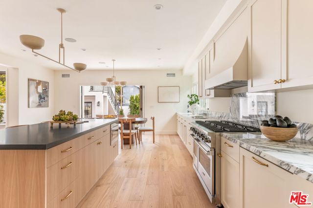 2455 23rd Street, Santa Monica CA: https://media.crmls.org/mediaz/b9bb175e-4c35-4201-8790-bac09fac1106.jpg