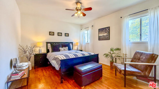 2403 Ocean Avenue, Venice CA: https://media.crmls.org/mediaz/b9bbc9e7-7e4b-4d7a-8d78-7b7df28500b5.jpg