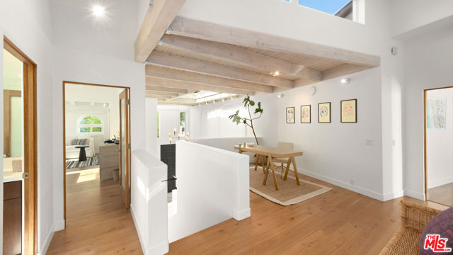31654 Broad Beach Road photo 29