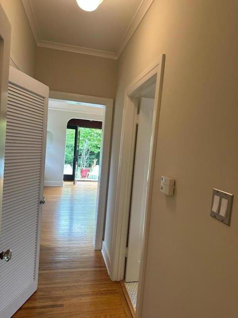 3860 Minerva Avenue, Los Angeles CA: https://media.crmls.org/mediaz/b9bcc116-0a8b-4785-a221-dbfc7db59238.jpg