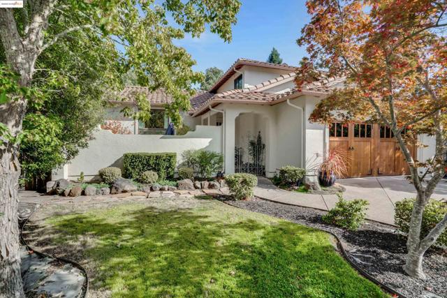 17 Pomo Ct, Napa CA: https://media.crmls.org/mediaz/b9bccec4-0da0-456f-8b17-6044e4ff3ec2.jpg