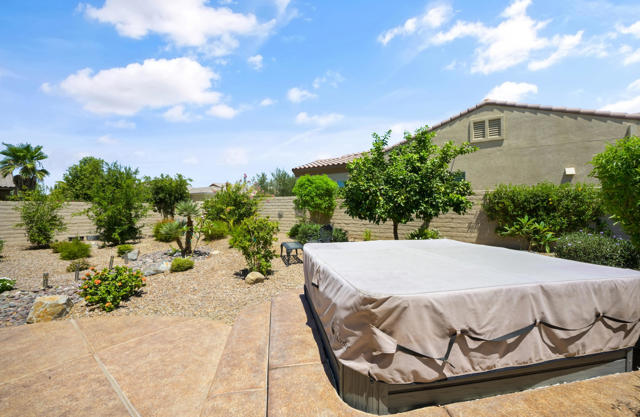 81662 Corte Valdemoro, Indio CA: https://media.crmls.org/mediaz/b9bd3600-e09b-4cb4-b476-ccf9fc792274.jpg