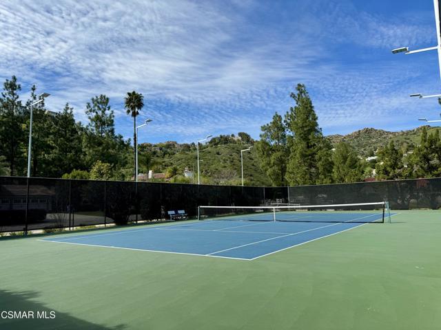 54 Saddlebow Road, Bell Canyon CA: https://media.crmls.org/mediaz/b9bd8fb8-510b-4e94-8501-b3f6a3352674.jpg