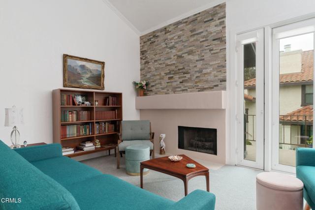 2206 Martinique Lane, Oxnard CA: https://media.crmls.org/mediaz/b9bdf339-b447-48c3-b97e-79eb983a072a.jpg
