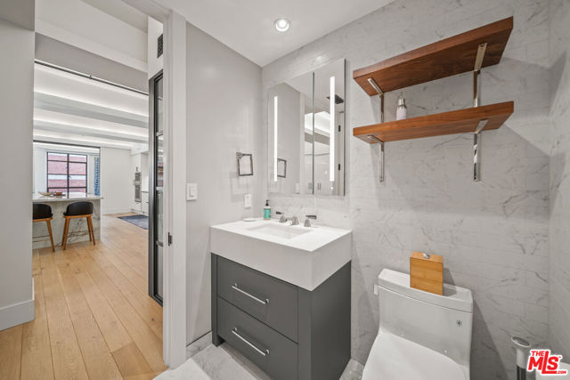 849 S Broadway, Los Angeles CA: https://media.crmls.org/mediaz/b9be77cc-ba8c-45d6-bdbc-8fcdbd0c0fc8.jpg