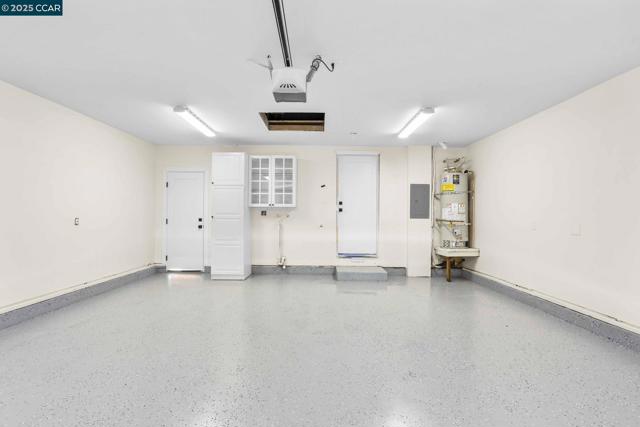 4650 Regina Ln, Concord CA: https://media.crmls.org/mediaz/b9be9acb-05e8-4b84-ba90-da530f922de9.jpg