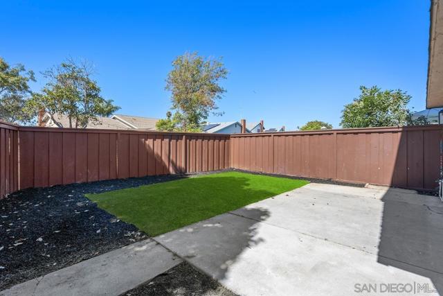 268 Festival Dr, Oceanside CA: https://media.crmls.org/mediaz/b9bf5c08-546b-42c1-9b15-4859b8004b61.jpg
