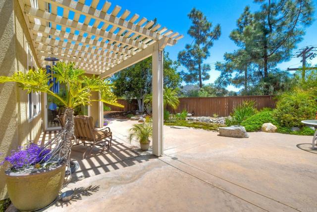 Detail Gallery Image 16 of 44 For 1752 Russet Leaf Ct, El Cajon,  CA 92019 - 5 Beds | 3 Baths