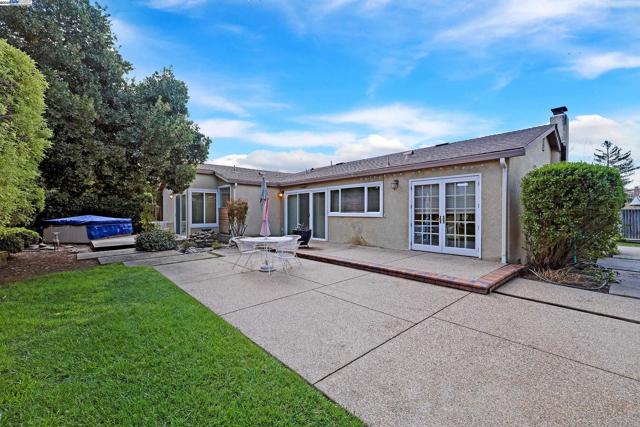 576 Emerald St, Livermore CA: https://media.crmls.org/mediaz/b9c0bec7-e2f0-40e8-8a2e-53c717634147.jpg