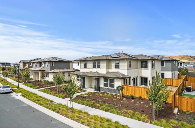 2517 Lake Club Drive, Fairfield CA: https://media.crmls.org/mediaz/b9c0ee90-c130-4f6e-b4d4-bd63461eff2d.jpg
