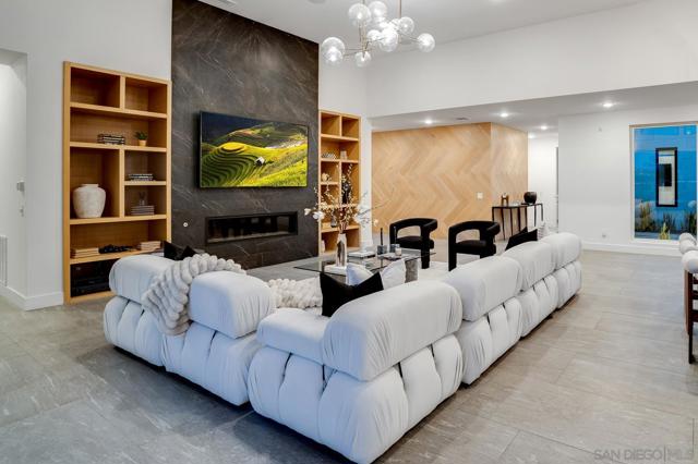 5384 Aurora Summit Trl, San Diego CA: https://media.crmls.org/mediaz/b9c16cea-f81f-4eb8-9a9e-b5ec23bd4379.jpg