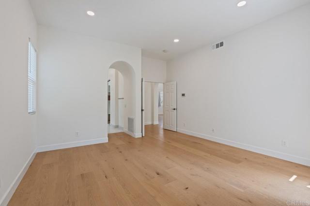 Detail Gallery Image 33 of 75 For 2327 Falkirk Row, La Jolla,  CA 92037 - 3 Beds | 3/1 Baths