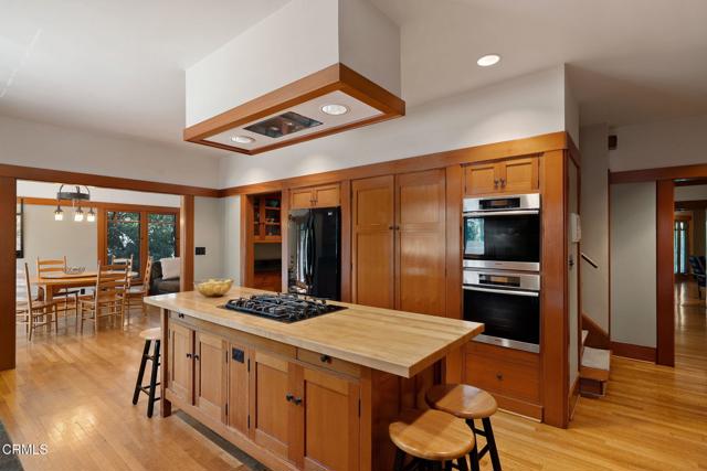 1327 S Oak Knoll Avenue, Pasadena CA: https://media.crmls.org/mediaz/b9c19516-9127-49f2-b561-59d241bf9110.jpg