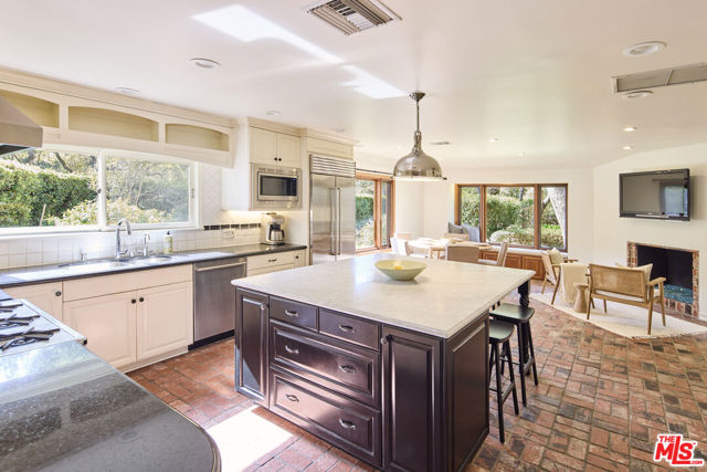 6138 Ramirez Canyon Road, Malibu CA: https://media.crmls.org/mediaz/b9c1dfbd-4b46-4cab-8cb1-87665ec77b27.jpg