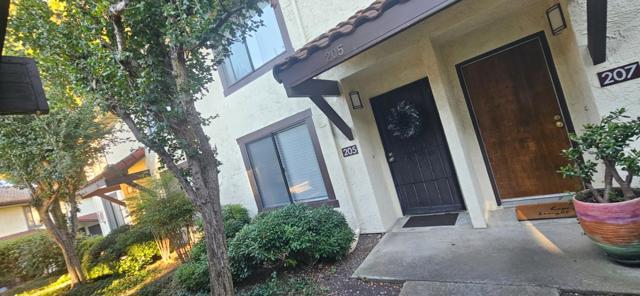 205 Del Valle Circle, El Sobrante CA: https://media.crmls.org/mediaz/b9c21ddf-5dfd-4da6-bc8b-f7bcdd4c5b34.jpg