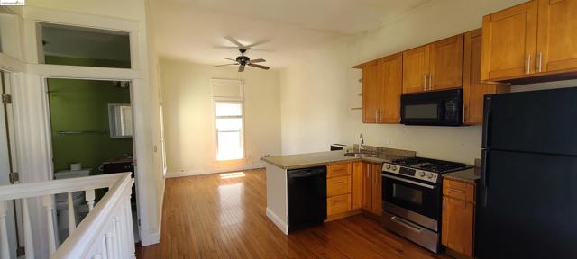 2825 Market St, Oakland, California 94608, ,Multi-Family,For Sale,Market St,41067449