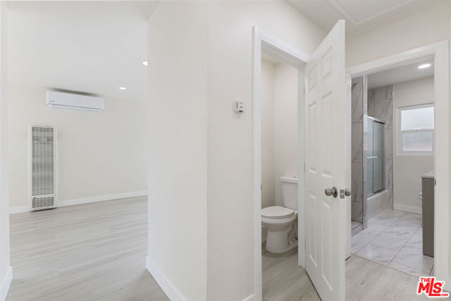 7127 Ramsgate Avenue, Los Angeles CA: https://media.crmls.org/mediaz/b9c41488-f364-4cb4-8443-b199fa006894.jpg