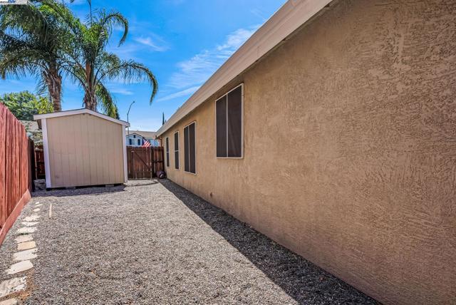 349 Cose Ln, Tracy CA: https://media.crmls.org/mediaz/b9c48f75-ed40-49b2-b4fa-999467a1b0b1.jpg