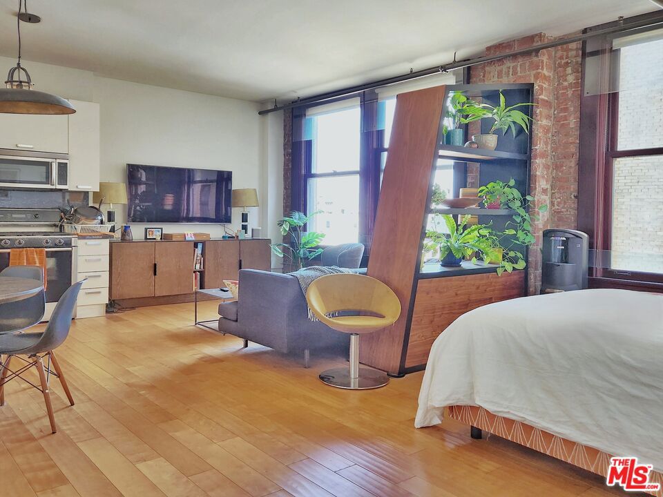 460 S Spring Street Unit 908