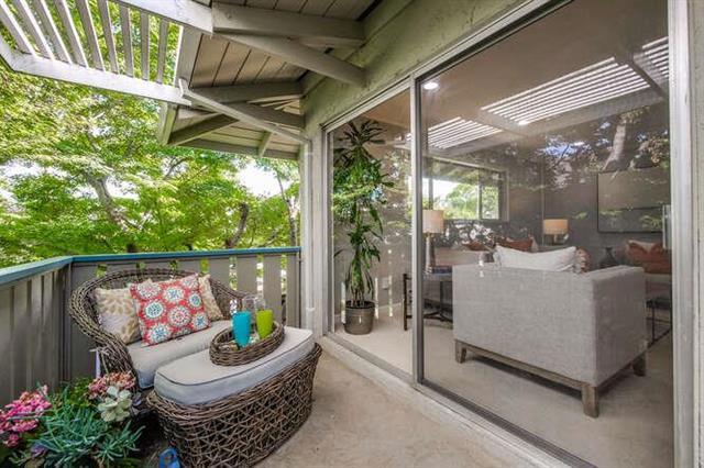 597 Valley Forge Way, Campbell CA: https://media.crmls.org/mediaz/b9c524b8-3796-41d8-a3f6-bfc203793375.jpg