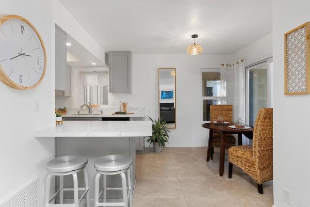 1112 S Pacific Street, Oceanside CA: https://media.crmls.org/mediaz/b9c5de5e-09e2-4d98-b487-b5a675ebedb9.jpg