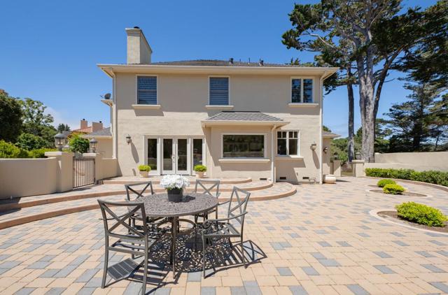 471 El Dorado Street, Monterey CA: https://media.crmls.org/mediaz/b9c62aac-b3d9-48fd-a050-1143c0040b9f.jpg