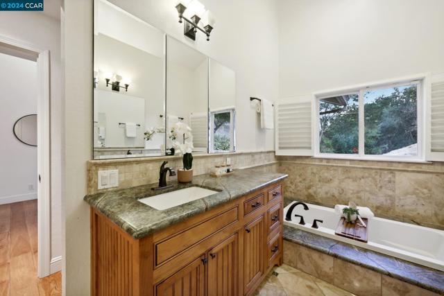 121 Brookline St, Moraga, California 94556, 4 Bedrooms Bedrooms, ,2 BathroomsBathrooms,Single Family Residence,For Sale,Brookline St,41071510