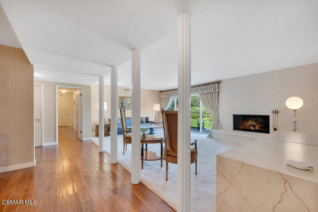 22485 Paul Revere Drive, Calabasas CA: https://media.crmls.org/mediaz/b9c66e48-88ef-4793-b3f8-f7ad145c093f.jpg