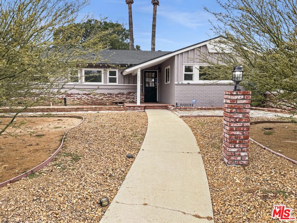 1437 Lynoak Drive, Claremont, CA 91711