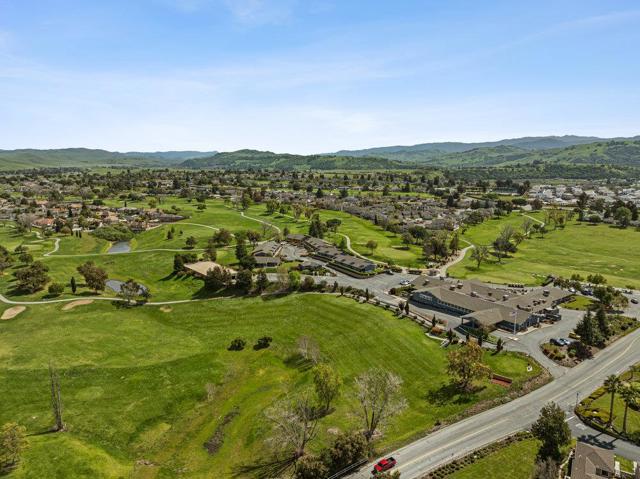 15 Carol Anns Court, Hollister CA: https://media.crmls.org/mediaz/b9c7b644-b1e9-4493-8fc4-aaa441fa39d1.jpg