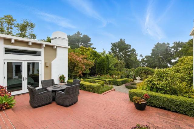 4021 El Bosque Drive, Pebble Beach CA: https://media.crmls.org/mediaz/b9c7e1bb-609e-4efa-9575-946a3abc8e72.jpg
