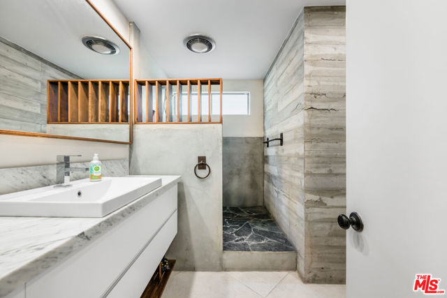 3027 Franklin Canyon Drive, Beverly Hills CA: https://media.crmls.org/mediaz/b9c7ed53-dcaf-4e1e-ab4f-4d5d4f71750f.jpg