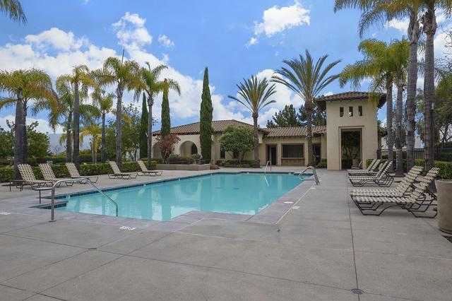 2423 Wishing Star Way, Chula Vista CA: https://media.crmls.org/mediaz/b9c81330-6263-43b4-acfc-c7f0154f3849.jpg