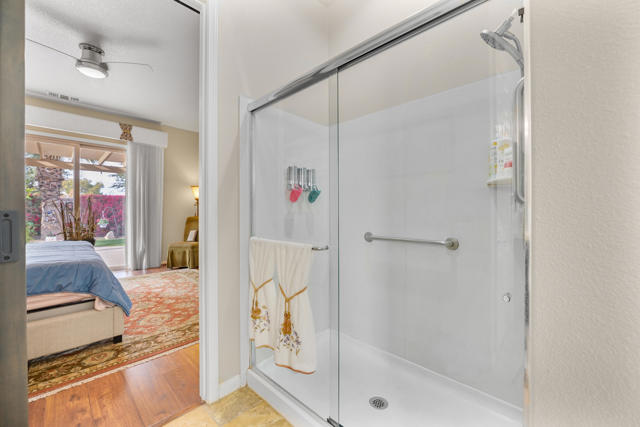 40973 Corte La Fonda, Indio CA: https://media.crmls.org/mediaz/b9c8d124-a36f-4464-872d-5ae315ef78a0.jpg