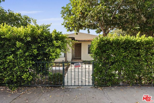 8860 Horner Street, Los Angeles CA: https://media.crmls.org/mediaz/b9c95eaf-c1af-4e69-8213-0db2dc3260bc.jpg