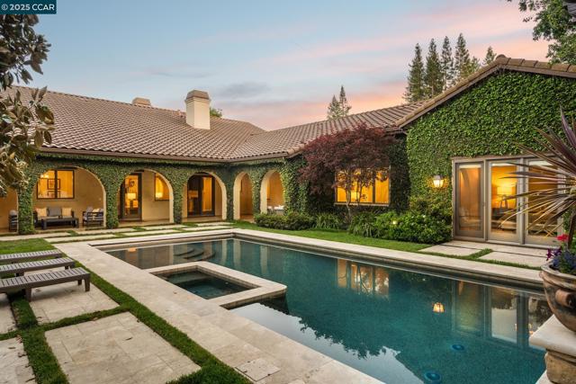 160 Camille Ave, Alamo CA: https://media.crmls.org/mediaz/b9ca1ae3-b548-4446-81ed-fdcd38ff0b16.jpg