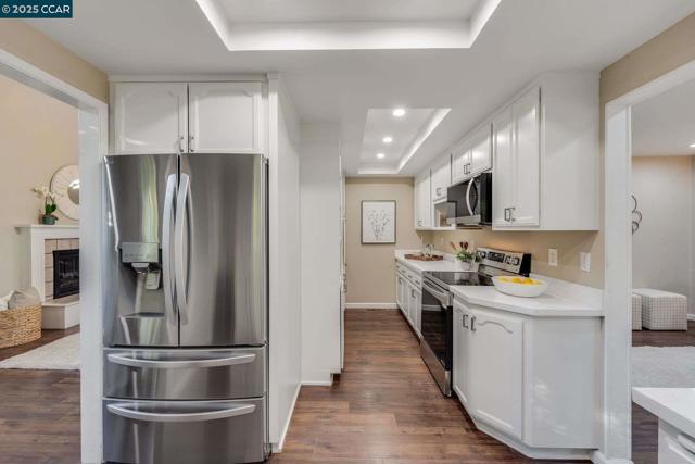 1084 Southdown Court, Walnut Creek CA: https://media.crmls.org/mediaz/b9ca34f9-6cf2-422a-9994-9aecfc4cbc4c.jpg