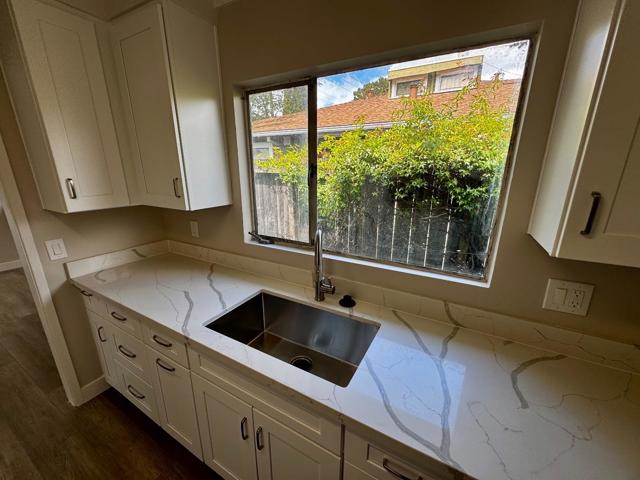 2537 Alma Street, Palo Alto CA: https://media.crmls.org/mediaz/b9ca398c-2ca4-41e3-9e32-11859308f80d.jpg