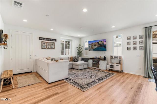 Detail Gallery Image 11 of 49 For 347 Hydrangea St St, Fillmore,  CA 93015 - 4 Beds | 2/1 Baths