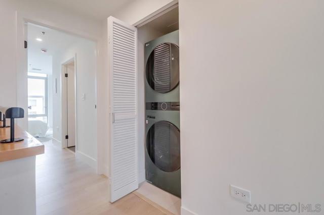 425 W W Beech St, San Diego CA: https://media.crmls.org/mediaz/b9cb1715-3b26-4eaf-aaa7-eb80ec558523.jpg