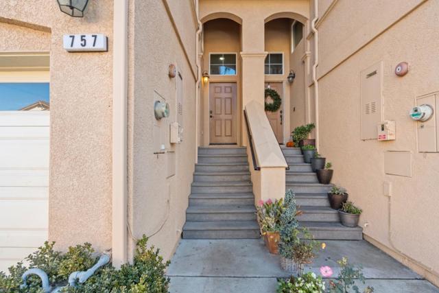 757 Roble Street, Watsonville CA: https://media.crmls.org/mediaz/b9cbd070-cb0a-4082-8e5a-5bc6ee4b06aa.jpg