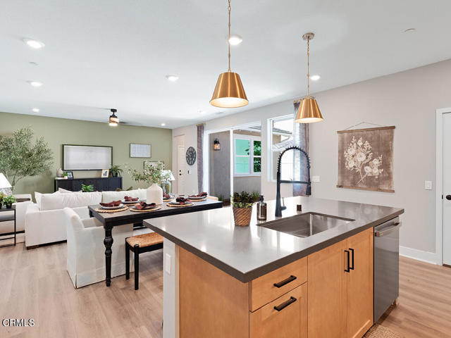 Detail Gallery Image 12 of 23 For 212 Citron Ave, Piru,  CA 93040 - 3 Beds | 3 Baths